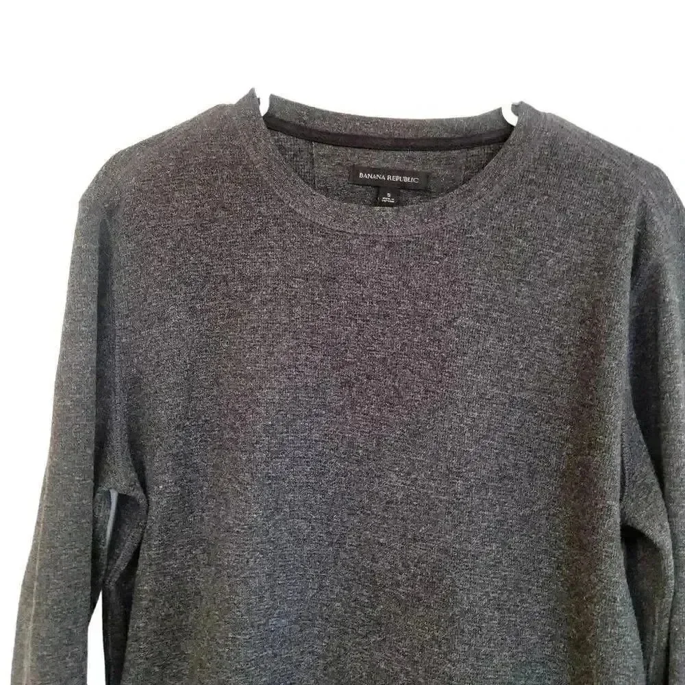 Banana Republic Men's Heather Gray Cotton/Poly Long Sleeve Crewneck Shirt